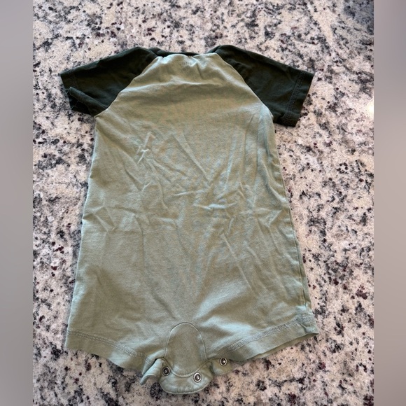 Carter's Baby Beige Dinosaur and Green Romper Bodysuit Set Size 12 Months - Picture 6 of 9